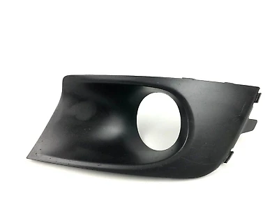 Subaru Legacy Ön Sis Lamba Kapağı Delikli Sağ 2010- (Oem No:  57731Aj040) ürün görseli 1