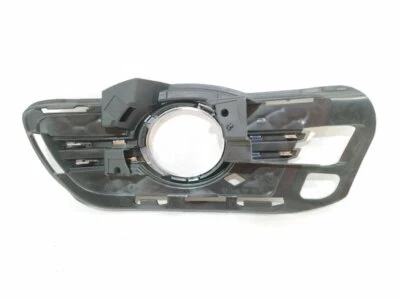 Mercedes C Class Ön Sis Lamba Kapağı Delikli Sağ 2007  (Oem No:  A2048852323) ürün görseli 1