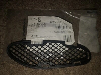 Mercedes C Class 1997-2000 Ön Sis Lamba Kapağı Sağ (Oem No: A2028851223) ürün görseli 1