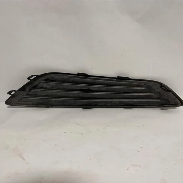 Ford Focus (2013 Yılında Çıkan Kasa) Ön Sis Lamba Kapağı Sağ (Oem No: F1Eb19952Aa) ürün görseli 1