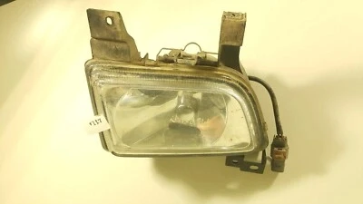 Mazda 323 - 1999-2001 Ön Sis Lambası Sedan Ve Hatchback Sağ (Oem No: B25G-51-680C) ürün görseli 1