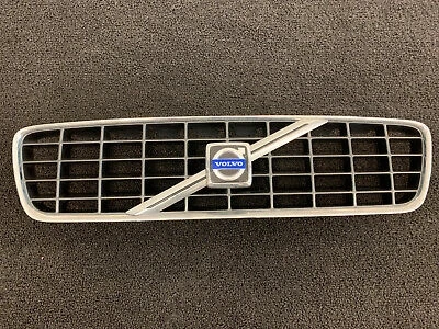 Volvo S60 Ön Panjur 2000- (Oem No:  9151881) ürün görseli 1