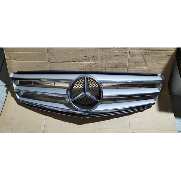 Mercedes C Class Ön Panjur Nikelaj Elegance 2007  (Oem No:  A2048800023) ürün görseli 1