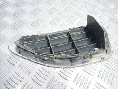 Renault Megane 1999-2002 Ön Panjur Nikelaj Bandlı Sağ (Oem No: 7700428963) ürün görseli 1