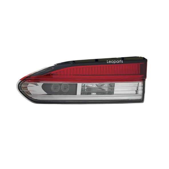 Leoparts Toyota Corolla Cross Stop Lambası İç Sağ (Ledsiz) 2022-2024 81581-16010 ürün görseli 1