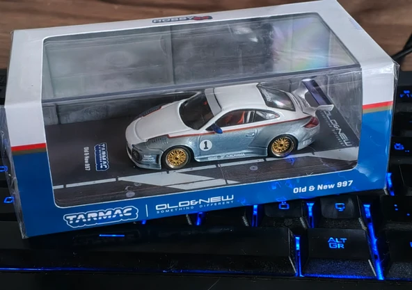 Tarmac Works 1/64 Porsche Old & New 997 ürün görseli 1