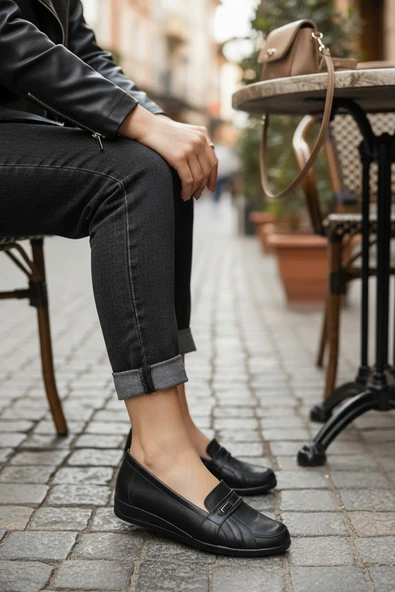 Enoch Kadın Minimalist Metal Aksesuarlı Ortopedik Hakiki Deri Comfort Babet ürün görseli 1