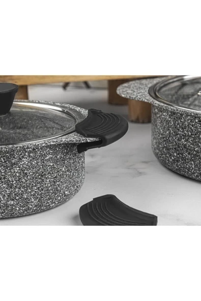 FAMOUS  Bir Çift Silikon Tutacak Tencere Tava Kulp Kapak Tutacağı Tutamaç 9x4 Cm ürün görseli 1