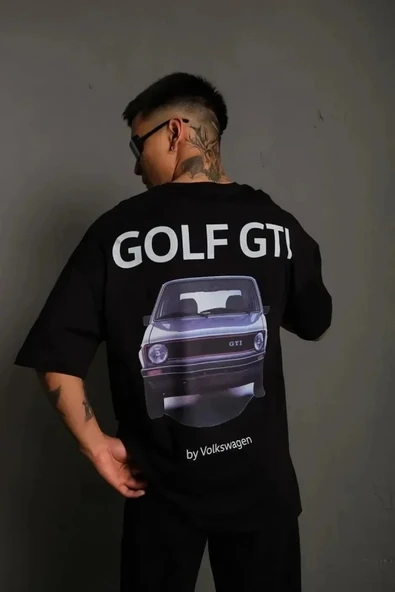 Erkek Oversize Baskılı Tişört – Golf GTI Retro Araba Desenli, Ön - Arka Dijital Baskı, Sokak Modası Stil - Siyah ürün görseli 1