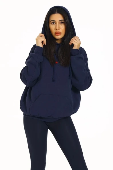 Kore Model Yıldız Baskılı Kanguru Cepli Kadın Sweat Lacivert ürün görseli 1