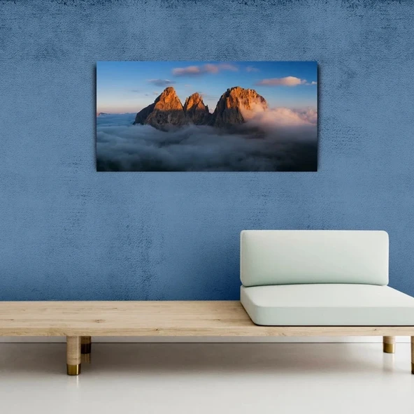 Bulutların üzerinde Kayalık Dağ Zirvesi Kanvas Tablo 60 x 120 ürün görseli 1