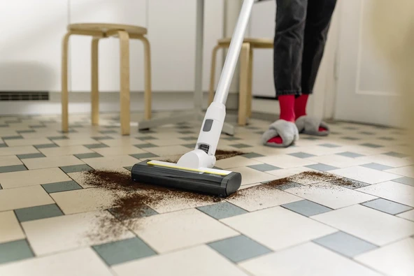 Karcher KVA 2 EU Dikey Şarjlı Süpürge - Resim 3
