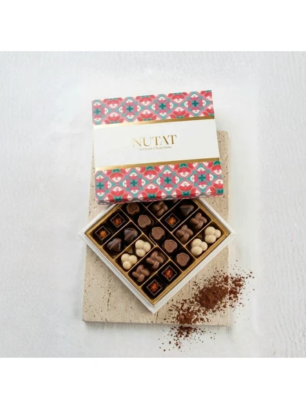 Nutat 300G Spesiyal Hediye Çikolatası - Dubai Çikolatalı & Karışık Dolgulu Gurme Seçki  Geleneksel Motif ürün görseli 1