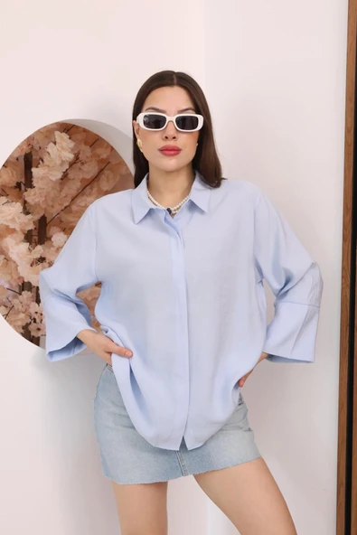 Kadın Slim Fit Dar Kesim Vücuda Oturan Uzun Kollu Mavi Gömlek ürün görseli 1