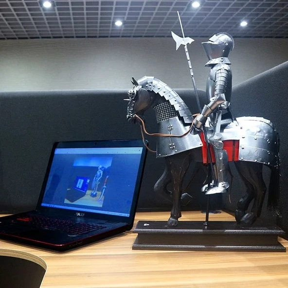 STERLING Iron Knight Atlı Dekoratif Süs - Resim 2