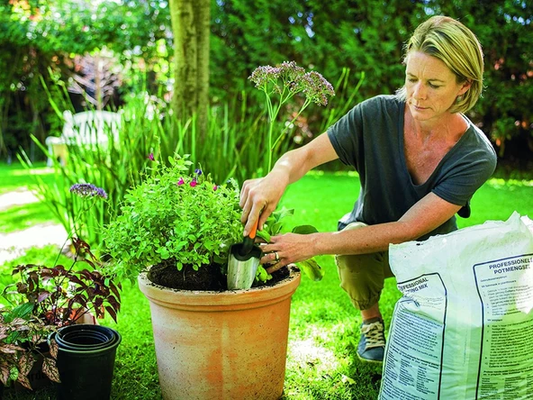 Fiskars 137200 Premium Saksı Küreği 32cm - Resim 5