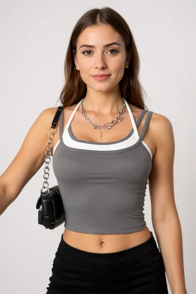 Kadın Antrasit Gri Beyaz Çift Renk Çapraz Askılı Crop Top Bluz – Şık, Rahat Ve Kolay Kombinlenebilir ürün görseli 1