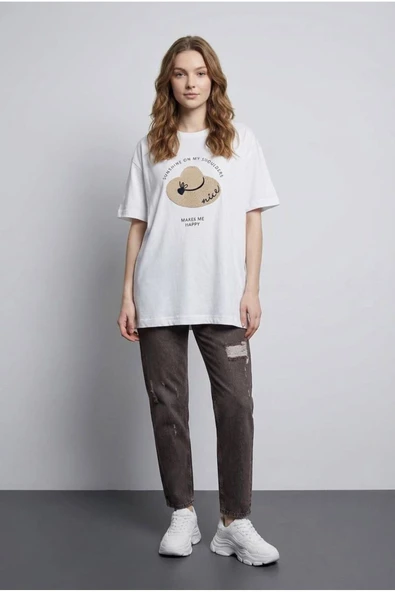 Kadın %100 Organik Pamuklu Oversize Kalıp Bol Kesim Baskı Detaylı Beyaz T-shirt ürün görseli 1