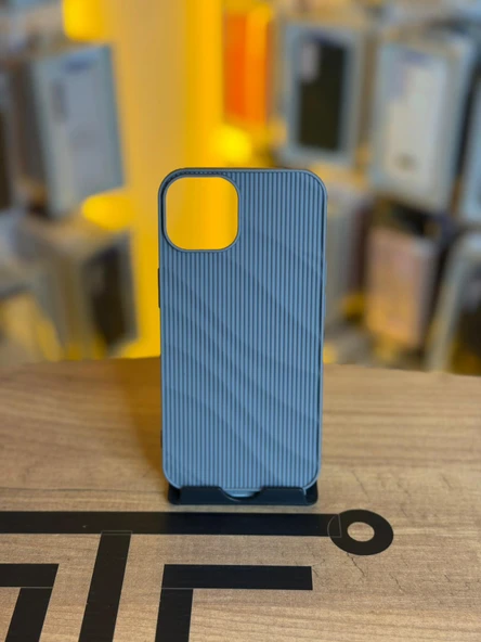 iPhone 13 Uyumlu Kaymaz Tırtıklı Dokulu Mat Kılıf ürün görseli 1