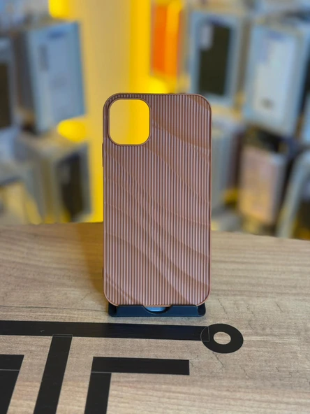 iPhone 11 Uyumlu Kaymaz Tırtıklı Dokulu Mat Kılıf ürün görseli 1