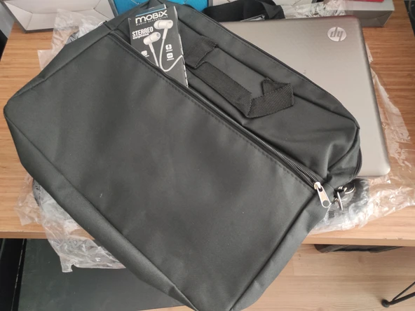 NOTEBOOK ÇANTA 15.6" KULAKLIK HEDİYELİ ürün görseli 1