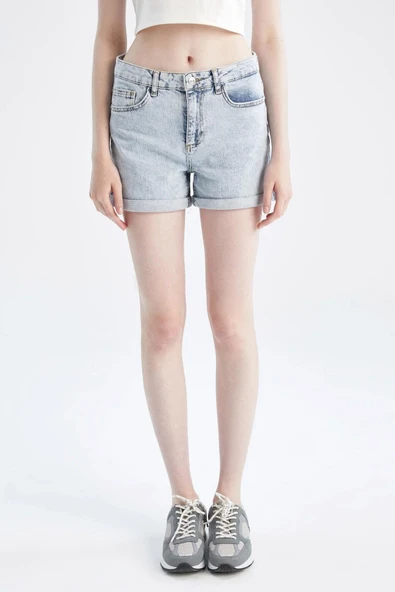 Defacto Wanna Katlamalı Paça Yıkamalı Jean Mini Şort Y8861az22hs ürün görseli 1
