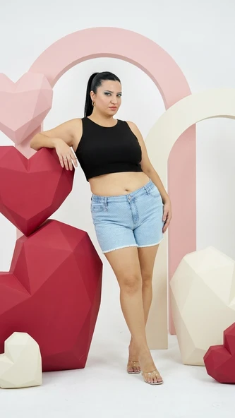 Büyük Beden Lastikli Yüksek Bel Yırtıklı Taşlı Cepli Kısa Denim Kadın Şort ürün görseli 1