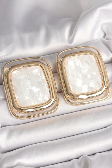 Pirinç Gold Renk Beyaz Mineli Kare Model Kadın Küpe ürün görseli 1