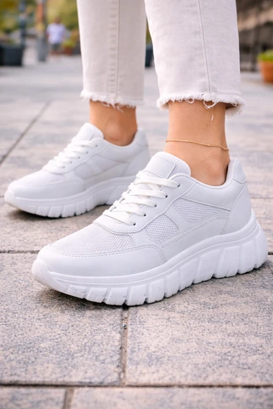 Kalın Tabanlı Kadın Spor Ayakkabı – Günlük Rahat Kullanım, Bağcıklı Sneaker ürün görseli 1
