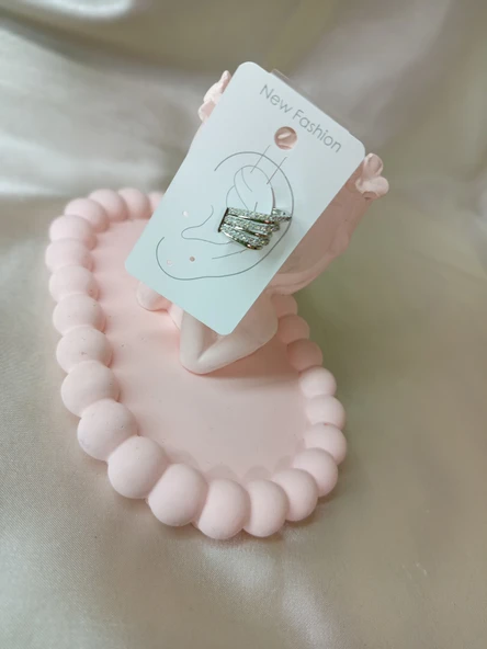 GÜMÜŞ RENKLİ TAŞLI KIKIRDAK KÜPE ürün görseli 1