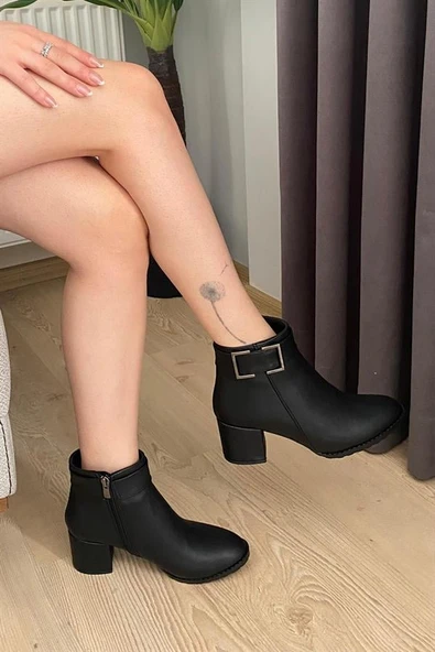 Norino Kadın Trend Siyah Kare Tokalı ( 6 cm ) Topuklu Oval Burun Bot ürün görseli 1
