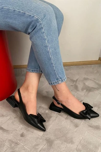Norino Sista Siyah Cilt Fiyoklu Arkası Acık 2 cm Topuklu Sivri Burun Babet ürün görseli 1