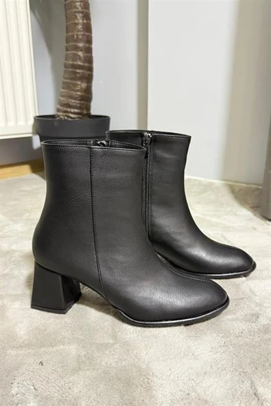 Norino Kadın Marta Siyah Kalın Topuklu Yumurta  Burun Fermuarlı Bot ürün görseli 1