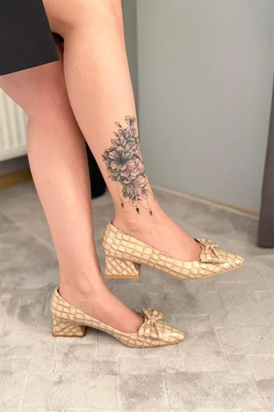 Norino Kadın Mila Bej Kroko Fiyonklu 3,5 cm Blok Topuklu Stiletto / Ayakkabı ürün görseli 1