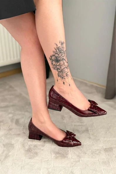 Norino Kadın Mila Bordo Kroko Fiyonklu 3,5 cm Blok Topuklu Stiletto / Ayakkabı ürün görseli 1