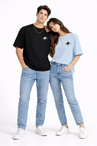 Sevgili Kombini Minimal Uzay Gezegen Baskılı Çift Tişört Oversize Unisex Partner Tişört 2'li Set ürün görseli 1