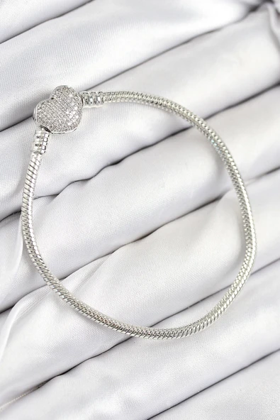Pirinç Charm Zirkon Taşlı Kalp Model Gümüş Renk Kadın Bileklik ürün görseli 1