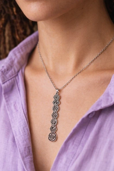 Aura Line – Uzun Form Sembol Detaylı Unisex Metal Kolye ürün görseli 1