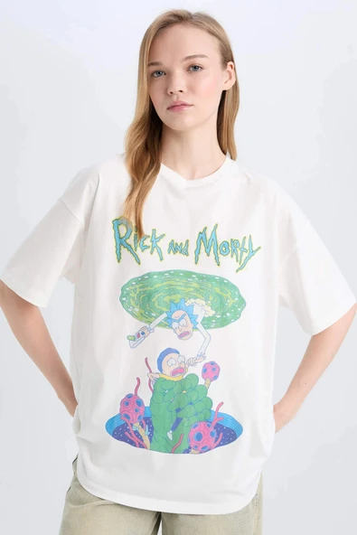 Defacto D9116 Beyaz Coool Rick and Morty Oversize Geniş Kalıp Bisiklet Yaka Baskılı Kısa Kollu Tişört ürün görseli 1