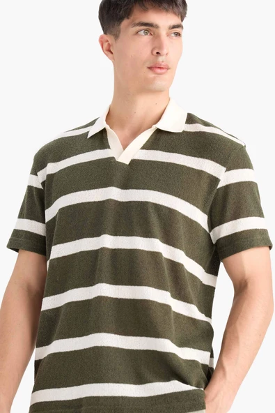 Defacto E3965 Haki Regular Fit Polo Yaka Kısa Kollu Triko Görünümlü Polo Tişört ürün görseli 1