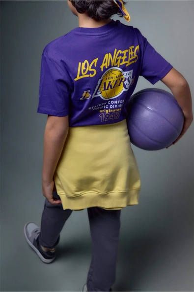 Defacto G7613A8PR299 Mor NBA Los Angeles Lakers New Regular Fıt Bisiklet Yaka Kısa Kollu Tişört Erkek Çocuk ürün görseli 1
