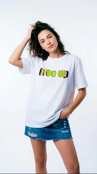 Kadın Beyaz Bisiklet Yaka Slogan Baskılı Oversize Tişört ürün görseli 1