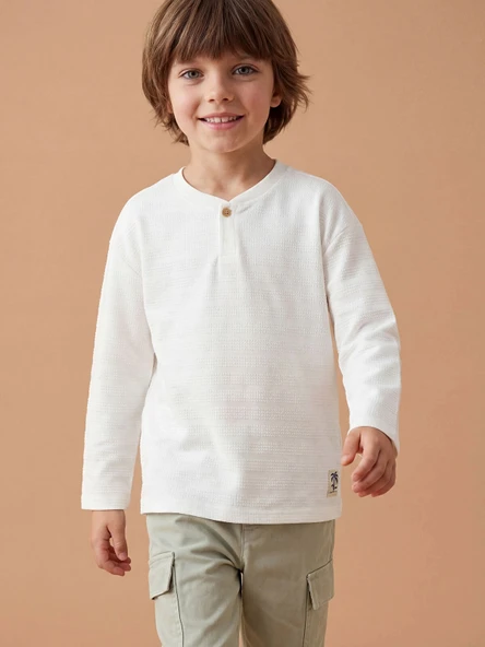 LCW Kids Ekru Bisiklet Yaka Erkek Çocuk Tişört ürün görseli 1