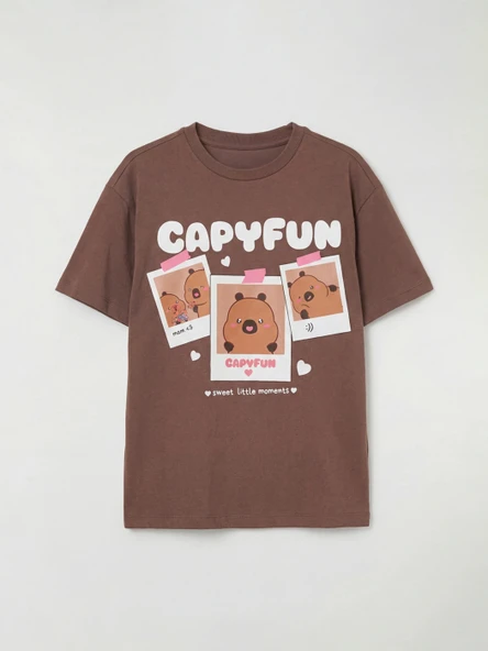 LCW Kids Kahverengi Bisiklet Yaka Capyfun Baskılı Kız Çocuk Tişört ürün görseli 1