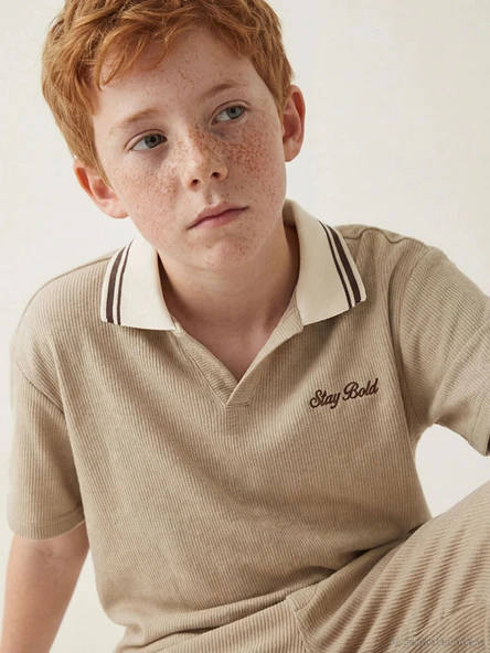 LCW Kids Bej Polo Yaka Nakışlı Erkek Çocuk Tişört ürün görseli 1