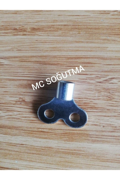 4 Adet Kombi Petek Radyatör Havlupan Hava Alma Purjör Anahtarı Anahtar Aparatı Aparat Metal ürün görseli 1