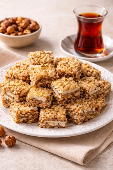 Darende Kayısı Dünyası Fındıklı Hünkar Lokumu (1 Kg )– Yumuşacık Lokum, Bol Fındık ürün görseli 1