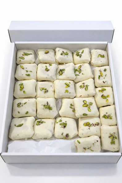 Darende Kayısı Dünyası Çikolata Kaplı Beyaz Bohça Lokum (1KG) ürün görseli 1