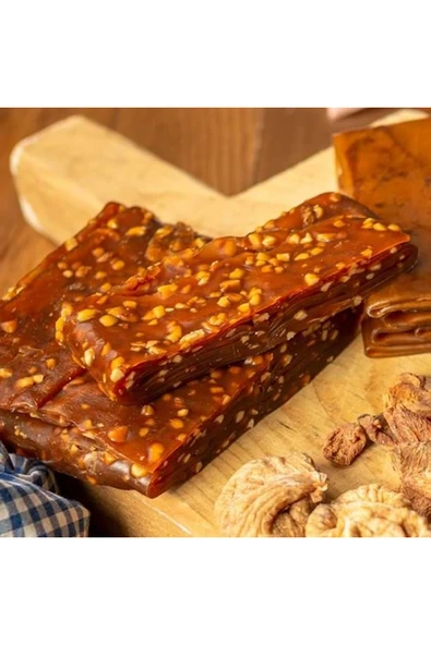 Darende Kayısı Dünyası Fıstıklı Çarşaf Pestil (Yumuşak) 500 Gram ürün görseli 1