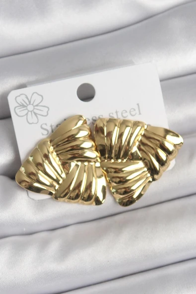 BUTİK AYVİTRİN 316 Çelik Gold Renk İşlemeli Üçgen Model Kadın Küpe ürün görseli 1